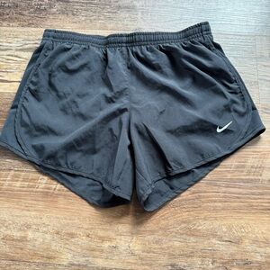 Nike girls Black athletic Running Shorts Large